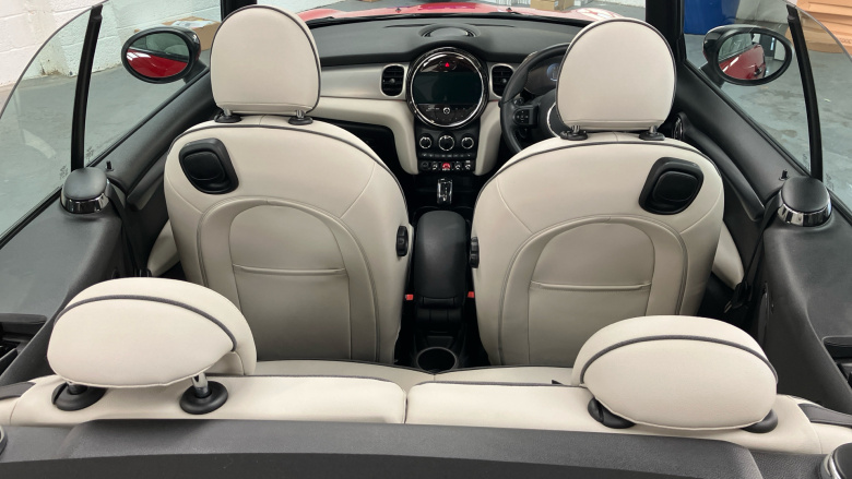 MINI Convertible 2.0 Cooper S Exclusive 2dr Auto [Comfort Pack] Petrol Convertible